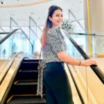Divyanka Tripathi Instagram - Travel, Food and Right company... Things we work hard for.