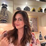 Divyanka Tripathi Instagram - 💗