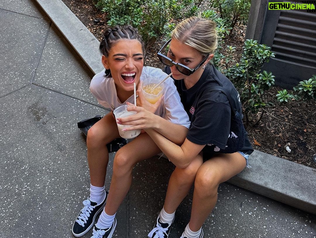 Dixie D'Amelio Instagram - hbd btkt i don’t know where i would be without you!!! thank you for being you ❤️ 21!!!
