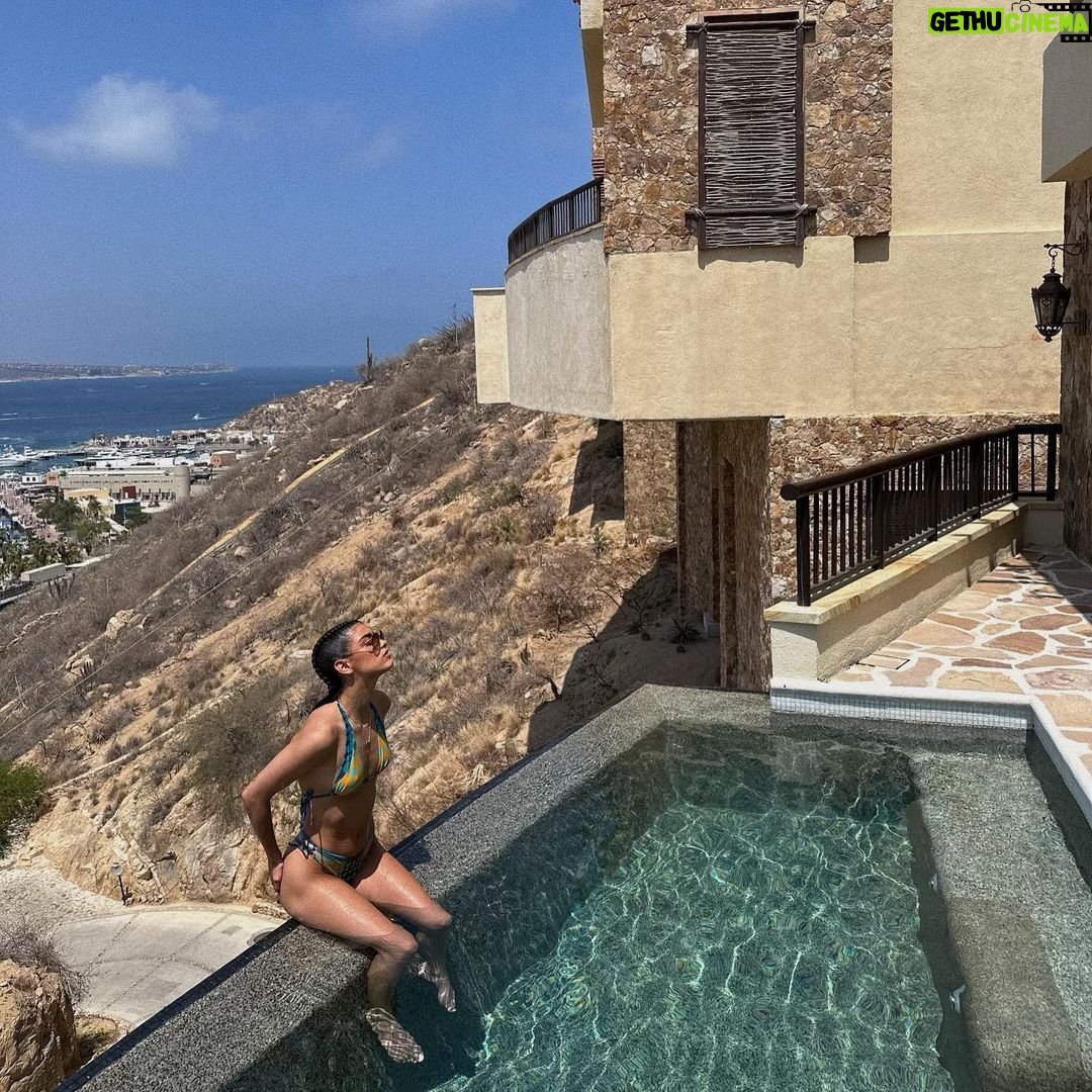 Dixie D'Amelio Instagram - paradise #liveunforgettable #wapedregal @wapedregal @waldorfastoria Waldorf-Astoria Pedregal Los Cabos