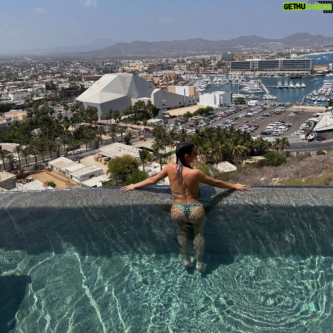 Dixie D'Amelio Instagram - paradise #liveunforgettable #wapedregal @wapedregal @waldorfastoria Waldorf-Astoria Pedregal Los Cabos