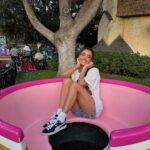 Dixie D’Amelio Instagram – DIXIELAND 🧚‍♀️ @pumasportstyle #foreverclassic