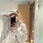 Dixie D'Amelio Instagram - leo shit