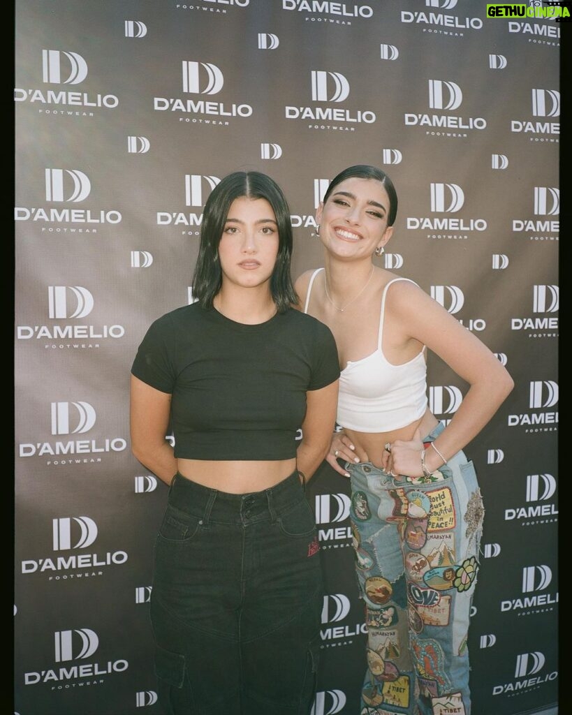 Dixie D'Amelio Instagram - @dameliofootwear at the grove 🥺🤍 shop irl all of september 🖤 The Grove, Los Angeles