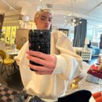 Dixie D'Amelio Instagram - leo shit