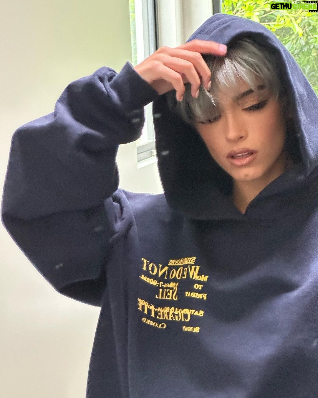 Dixie D'Amelio Instagram - sweet sweet dreams ☆彡☆彡☆彡