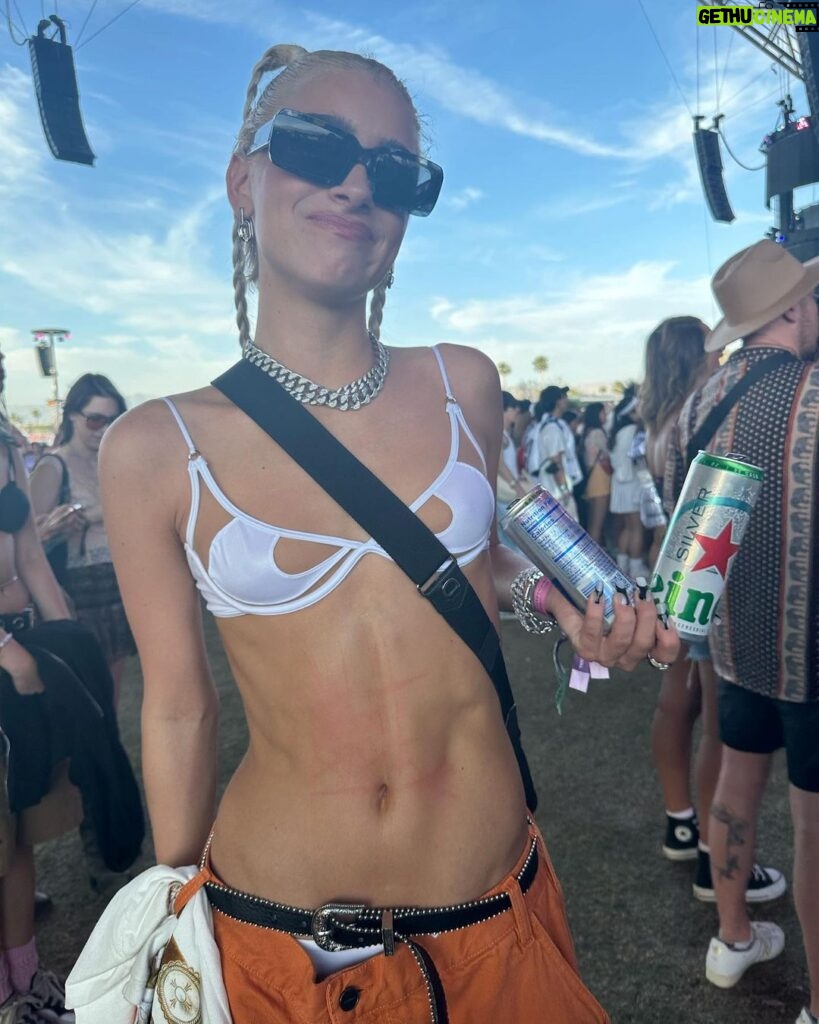 Dixie D'Amelio Instagram - she coachella’d Coachella
