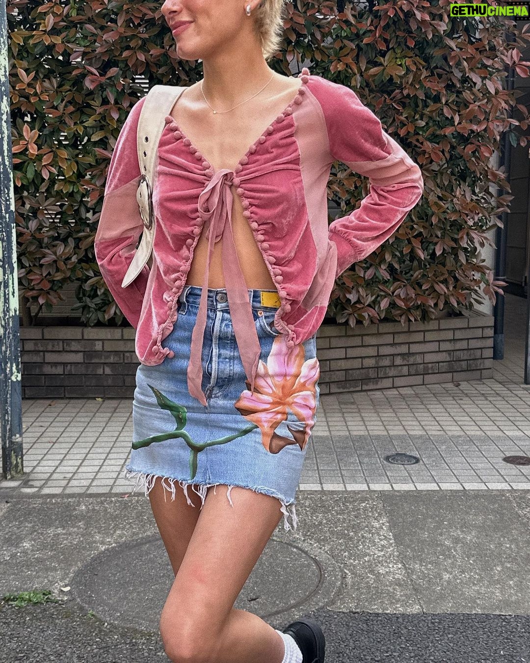 Dixie D'Amelio Instagram - beep boop πΏπΌπ§π΅βοΈ Tokyo, Japan