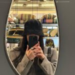 Dixie D'Amelio Instagram - my hair grows fast !! Paris, France