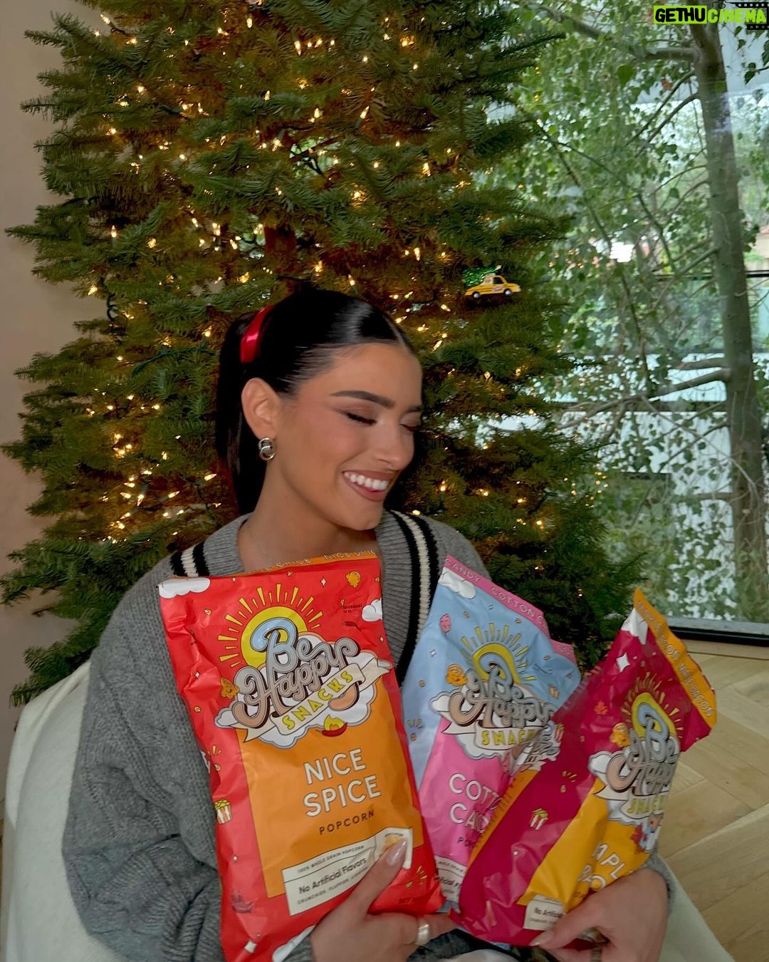 Dixie D'Amelio Instagram - naughty or nice (spice)? @behappysnacksco is available at @walmart !! perfect holiday gift :p also check out my tiktok to see what i’m drinking 🤭🤥