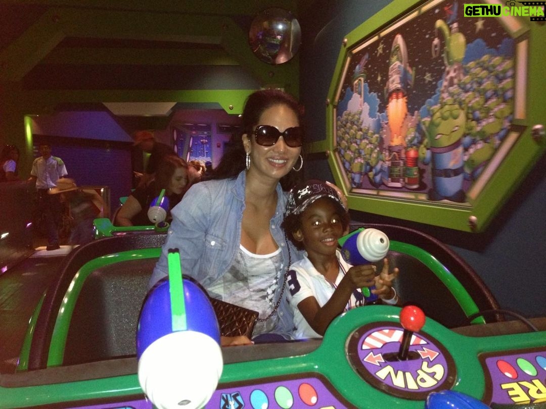Djimon Hounsou - 6.9K Likes - #HappyMothersDay @kimoraleesimmons #merciinfiniment