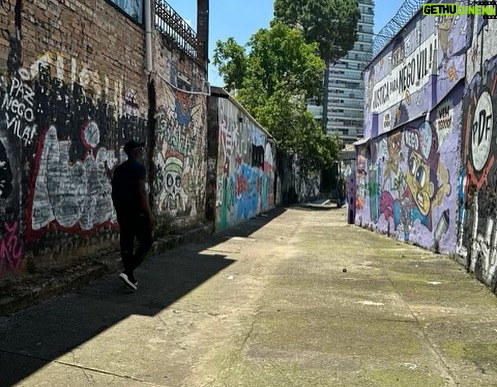 Djimon Hounsou Instagram - More from CCXP Brasil. Exploring the city 🙏🏿 São Paulo, Brazil