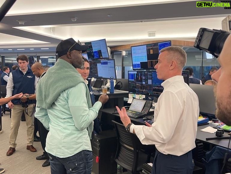 Djimon Hounsou Instagram - I am honored to commemorate the 658 employees Cantor Fitzgerald & BGC Partners lost on 9/11/2001 @CFCharityDay with Edie and Howard Lutnick. Thanks for all the incredible work you’re doing at @CantorRelief. Please support their work with a donation 🙏🏿 link in bio. #CFCharityDay #CantorRelief #CharityDay2023