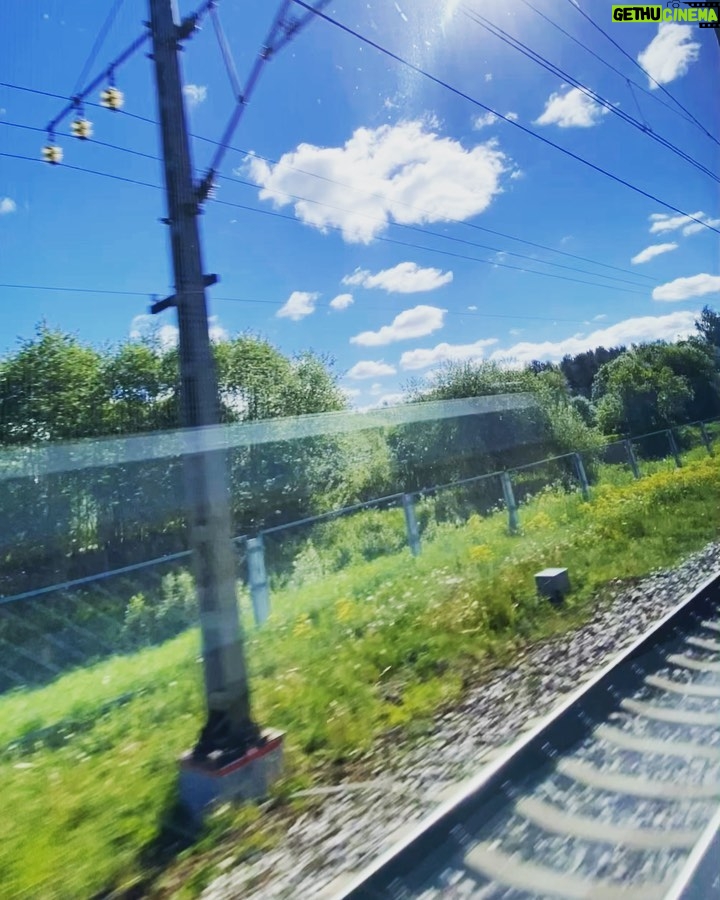 Dmitriy Khrustalev Instagram - #eyeCloudMovie Прибытие поезда. Вид из поезда. Tver