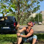 Dmitriy Khrustalev Instagram - Дерево своё навестил: растёт уже 4 года само.