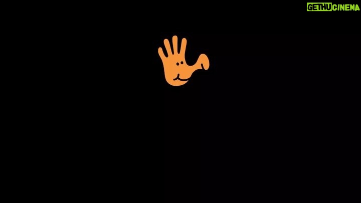 Dmitriy Khrustalev Instagram - Внимание!!!! Зелёная тревога!! Наконец-то!!! Сегодня в 11.00 обязательно включайте своим малышам телеканал «Карусель» и смотрите новый классный мультсериал - «Команда Флоры»! Кстати, рекомендую смотреть всей семьей, и вы узнаете много нового и полезного о природе и экологии! Тема хорошая и очень актуальная. Но при этом, рассказанная легко - с юмором и приключениями. Мой друг @agabek Женька Агабеков придумал эту идею вместе со своей дочей Алисой 11 лет назад. Алиса уже взрослая и сама рисует мультфильмы, у Женьки с Сусанной родился свежий ребёнок, у меня до сих пор никого, а мультфильм вышел и получился офигенский, яркий и познавательный!! Значит так: вы с детьми на канал «Карусель», а я пошёл детей делать!!!)) Договор?)