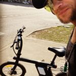 Dmitriy Khrustalev Instagram - #веловесна Как дышит грудь свежо и ёмко — Слова не выразят ничьи! Как по оврагам в полдень громко На пену прядают ручьи! В эфире песнь дрожит и тает, На глыбе зеленеет рожь — И голос нежный напевает: «Еще весну переживешь!» А.Ф.