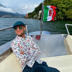 Dmitriy Khrustalev Instagram - Italiano vero.
Matteo Crustaldi a casa.