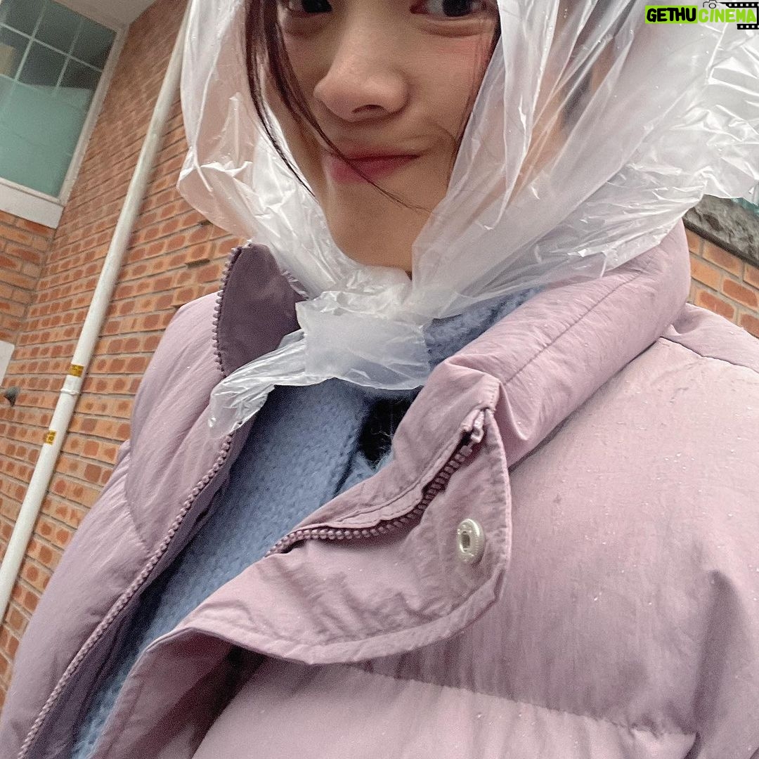 Do Yeon-jin Instagram - 거슬리는게 많을땐 킨더초콜릿 해피히포 JMT