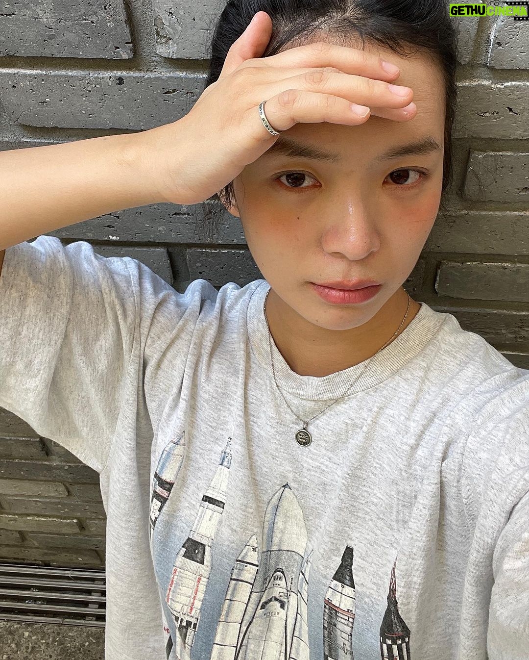 Do Yeon-jin Instagram - 🧸🖤🧸 월똥쥰뷔