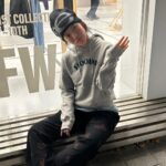 Do Yeon-jin Instagram - 올여름….오 파마해써???하면… 나 곱슬머리야 파마한게 아니구 100번정도…한듯 🤭