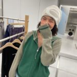 Do Yeon-jin Instagram - 올여름….오 파마해써???하면… 나 곱슬머리야 파마한게 아니구 100번정도…한듯 🤭
