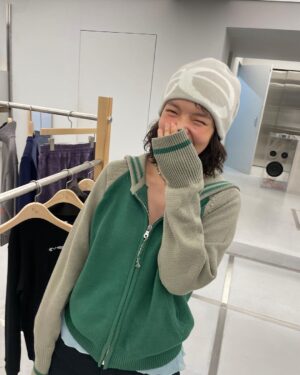 Do Yeon-jin Instagram - 올여름….오 파마해써???하면…
나 곱슬머리야 파마한게 아니구 100번정도…한듯 🤭