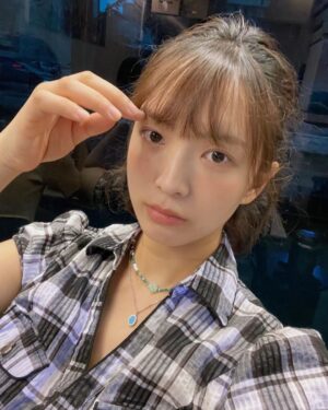 Do Yeon-jin Instagram - 잘지내요? 이제곧 일요일 끝나요 
🤭