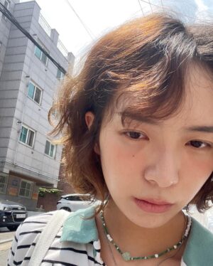 Do Yeon-jin Instagram - 잘지내요? 이제곧 일요일 끝나요 
🤭