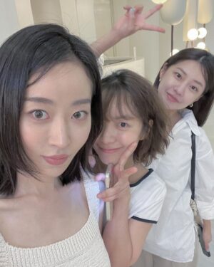 Do Yeon-jin Instagram - 아니잠깐만.. 그래서 몇주 기다려야 한다고…..! Wow….
촤하보사장 축하혀 
자랑스러워 @booohuiii