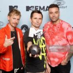 Dominic Howard Instagram - Lovely ⚡️❤️⚡️ #mtvema #bestrock