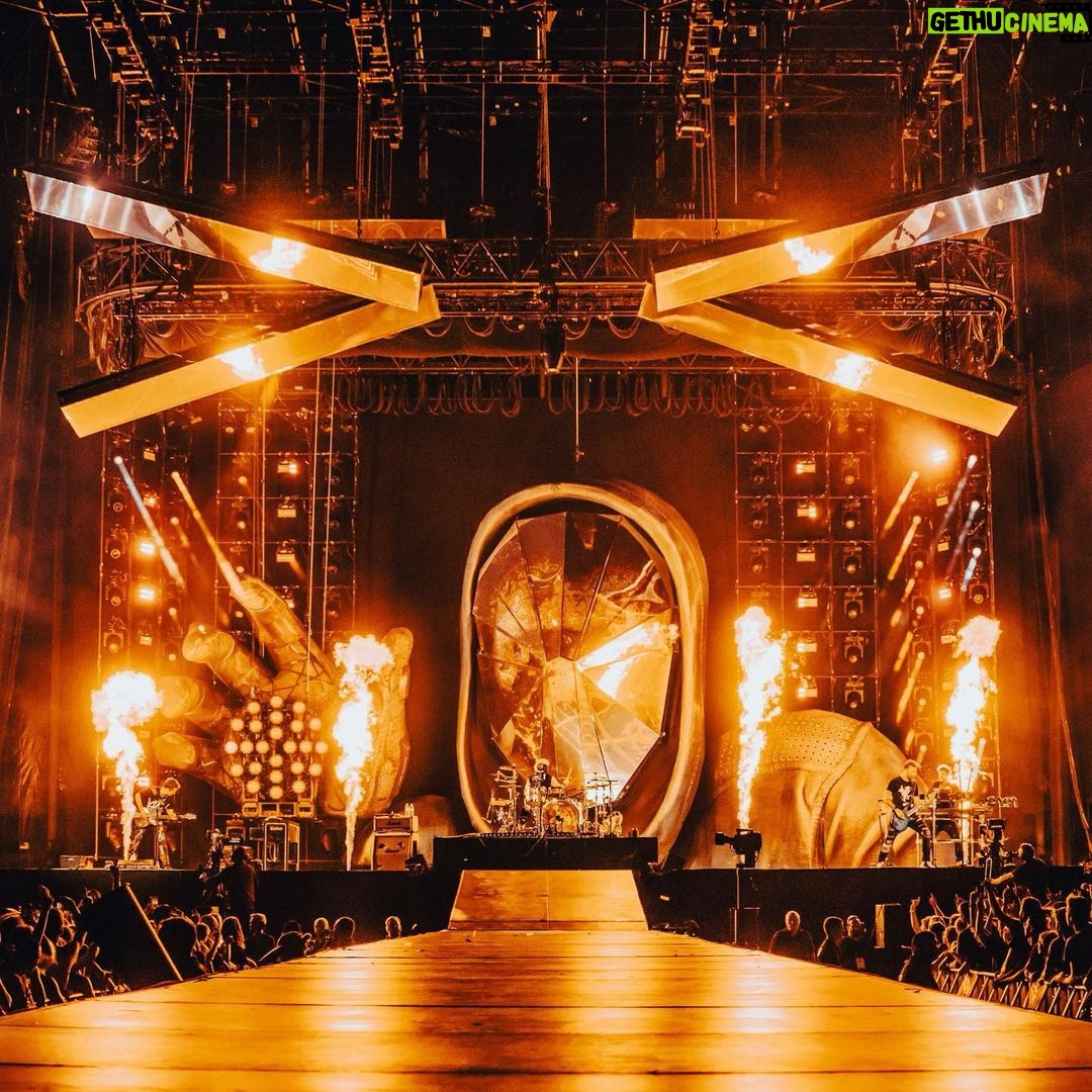 Dominic Howard Instagram - So epic Marseille ⚡️Merci beaucoup ⚡️ Stade Orange Vélodrome