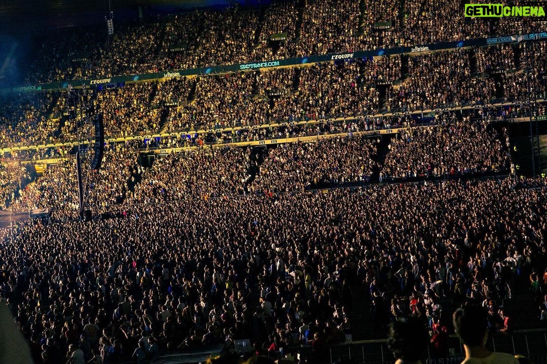 Dominic Howard Instagram - Merci Paris! That was insane ⚡️🌪️⚡️ Stade de France