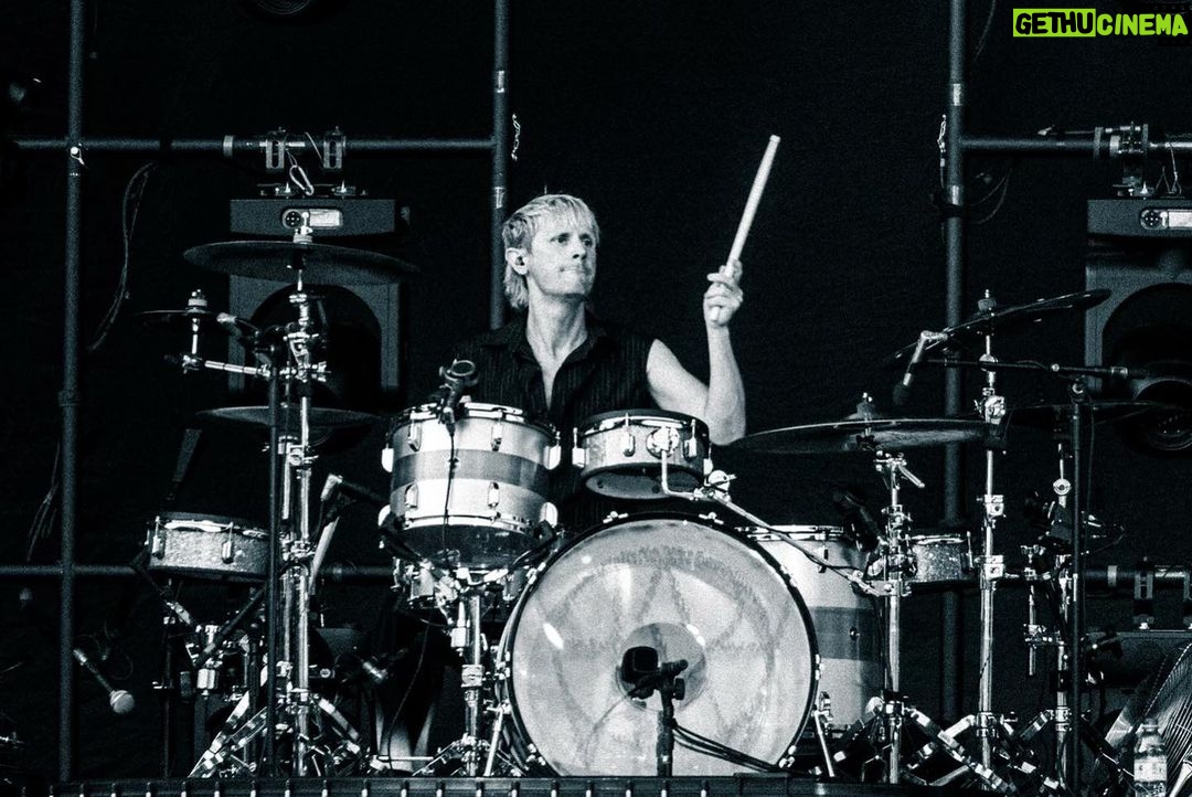 Dominic Howard Instagram - Best circle pit of the tour so far Huddersfield 🤘🏼🌪️🤘🏼 John Smith’s Stadium