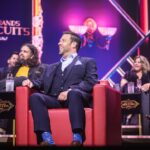 Dominic Paquet Instagram - Vous rappelez-vous cet été j’ai animé le Grand bien-cuit @comediha de @pa_cest_moi? Ben c’est maintenant disponible sur la nouvelle plateforme @vrai.ca de @videotron. Si jamais ça vous tente de regarder ça, c’est drôle en TA. 😅 📷 : André-Olivier Lyra