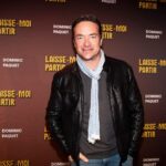 Dominic Paquet Instagram - Photos souvenir de ma première de Laisse-moi partir hier soir à l’@olympiamontreal! Gros merci à tous ceux et celles qui étaient là. J’ai passé une méchante belle soirée. 😃👍 Tellement hâte de venir vous voir partout au Québec avec ce nouveau show! Pour connaître toutes mes dates de tournée : dominicpaquet.com 📷 : @ericmyrephoto