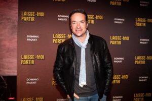 Dominic Paquet Instagram - Photos souvenir de ma première de Laisse-moi partir hier soir à l’@olympiamontreal! Gros merci à tous ceux et celles qui étaient là. J’ai passé une méchante belle soirée. 😃👍

Tellement hâte de venir vous voir partout au Québec avec ce nouveau show! Pour connaître toutes mes dates de tournée : dominicpaquet.com

📷 : @ericmyrephoto