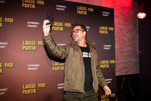 Dominic Paquet Instagram - Photos souvenir de ma première de Laisse-moi partir hier soir à l’@olympiamontreal! Gros merci à tous ceux et celles qui étaient là. J’ai passé une méchante belle soirée. 😃👍

Tellement hâte de venir vous voir partout au Québec avec ce nouveau show! Pour connaître toutes mes dates de tournée : dominicpaquet.com

📷 : @ericmyrephoto