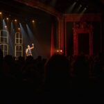 Dominic Paquet Instagram - Photos souvenir de ma première de Laisse-moi partir hier soir à l’@olympiamontreal! Gros merci à tous ceux et celles qui étaient là. J’ai passé une méchante belle soirée. 😃👍 Tellement hâte de venir vous voir partout au Québec avec ce nouveau show! Pour connaître toutes mes dates de tournée : dominicpaquet.com 📷 : @ericmyrephoto
