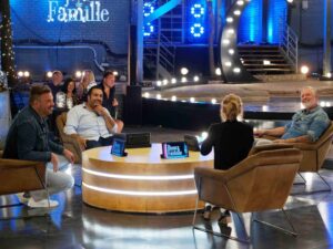 Dominic Paquet Instagram - Je serai à Bijoux de famille ce soir à 20h30 à TVA avec une belle gang! 
Tsé, rire ça aide toujours à faire digérer les bonbons d'Halloween! 😉😂

📸 Yan Turcotte
#bijouxdefamille