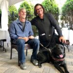 Dominic Paquet Instagram - Aujourd'hui c'est la Journée qui a du chien à @v.tele! On s'est impliqué à #MetsylePaquet avec mon personnage de Fabrice et le sympathique complice Daniel qui a accepté de se prêter au jeu avec son chien de la @fondationmira! À ne pas manquez ce soir 20h 🙂 Pour vous impliquer vous aussi et faire un don : ◆ TEXTEZ le mot “MIRA” au 45678 ◆ APPELEZ Mira au 1.844.346.MIRA ◆ FAITES un don en ligne au mira.ca #vpourmira