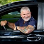 Dominic Paquet Instagram - C’est enfin ce soir que je prends le contrôle du taxi le plus payant en ville! 🚕 Manquez pas ça ce soir dès 18h sur Noovo!
