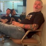 Dominic Paquet Instagram - Toujours important les vocalises d'avant show! 😂 Merci à la gang de l'Abitibi, j'ai passé une super belle semaine de shows chez vous!