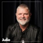 Dominic Paquet Instagram - Ce soir, c’est la DERNIÈRE émission de @lasemainedes4julie pis j’y serai avec plein d’autres invités et collaborateurs. Vraiment un gros show pour finir ça en force! 👍 📺 Manquez pas ça dès 21h sur les ondes de @noovo.ca.