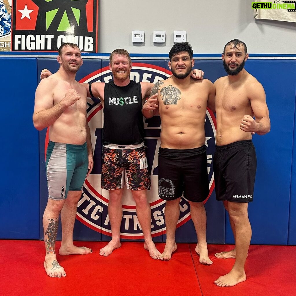 Dominick Reyes Instagram - Sam is going to be the King of @karatecombat , Diego going to war for @cagewarriors and Dom is about to go for the kill in the @ufc and I’m just helping them out. Dan Henderson's Athletic Fitness Center