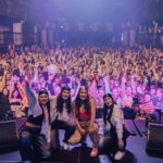 Dominika Mirgová Instagram - Je toho tak veľa, čo by som vám povedala…začnem sobotou ✨ Bratislava @wavefestival.sk @refinery_gallery_official 🔥 to čo bolo?? @simonahegerova ďakujem za priestor, že sme konečne spolu mohli oficiálne zdielať jeden stage a jedno nádherné publikum 🙏🏼 vážim si podporu každej ženskej interpretky! ❤️ pre mňa to bol rozhodne zážitok a spoločne s @dj_grimaso a čajočkami z @flavourofkajla sme si to poriadne užili 🔥👯‍♀️ ĎAKUJEMEEEEEEEEEE ségry !!!!!!! 👭🫶🏼 aj za nádherné fotky od @richard_zimm a @matejgurin 🙏🏼 a za extrémnu grafiku albumu Wonder Woman za mojim chrbtom od @dsfx_team 👌🏼 refinery gallery