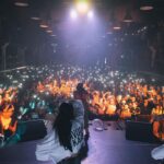 Dominika Mirgová Instagram - Je toho tak veľa, čo by som vám povedala…začnem sobotou ✨ Bratislava @wavefestival.sk @refinery_gallery_official 🔥 to čo bolo?? @simonahegerova ďakujem za priestor, že sme konečne spolu mohli oficiálne zdielať jeden stage a jedno nádherné publikum 🙏🏼 vážim si podporu každej ženskej interpretky! ❤️ pre mňa to bol rozhodne zážitok a spoločne s @dj_grimaso a čajočkami z @flavourofkajla sme si to poriadne užili 🔥👯‍♀️ ĎAKUJEMEEEEEEEEEE ségry !!!!!!! 👭🫶🏼 aj za nádherné fotky od @richard_zimm a @matejgurin 🙏🏼 a za extrémnu grafiku albumu Wonder Woman za mojim chrbtom od @dsfx_team 👌🏼 refinery gallery