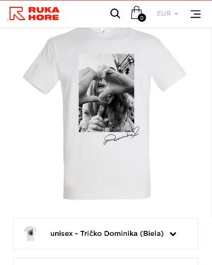 Dominika Mirgová Instagram - Nové tričká pre mojich fans nájdete práve teraz na shope @rukahore 🔥

Na fotke mám veľkosť M. 

Teším sa keď vás v ňom uvidím 🥰 pekný piatok vám želám 🙋🏽‍♀️