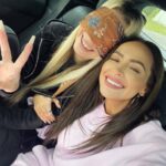 Dominika Mirgová Instagram - Toto je bckstg z točenia Bday 🎉 Vždy som chcela skladbu, ktorú pustím mojim blízkym na narodeninovej oslave 🥳 tak som takú spoločne s @adiss_og vyrobila a pozvala do nej moju @ronieofficial 👯‍♀️ prichystala som jej tajnú oslavu v @mountainchaletsvalca spolu s krásnymi ženami z Valče ❤️ a vizuál je na svete ! ďakujeme za účasť a pomoc 🙏🏼 Bday videoklip máte vonku! Za kamerou tentokrát @geminivideo 👏🏼 Dajte nám vedieť, či sa vám páči 🫶🏼 Za street oblečenie ďakujeme @buzzsneakerssk a smäd na párty nám uhasil @hubertsekt 🍾 Ďakujeme za spoluprácu! Valčianska dolina