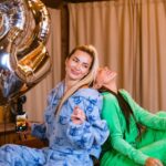 Dominika Mirgová Instagram – B-day aj s videoklipom máte nahodený už na YouTube. Naša narodeninová pesnička pre vás všetkých 🌌 užívajte! ✨ lav lav ✨ Ronie a Domi ✨